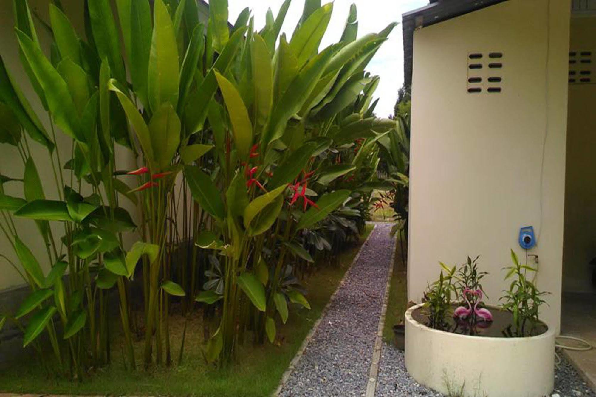 Khanom Garden Suite Exterior photo